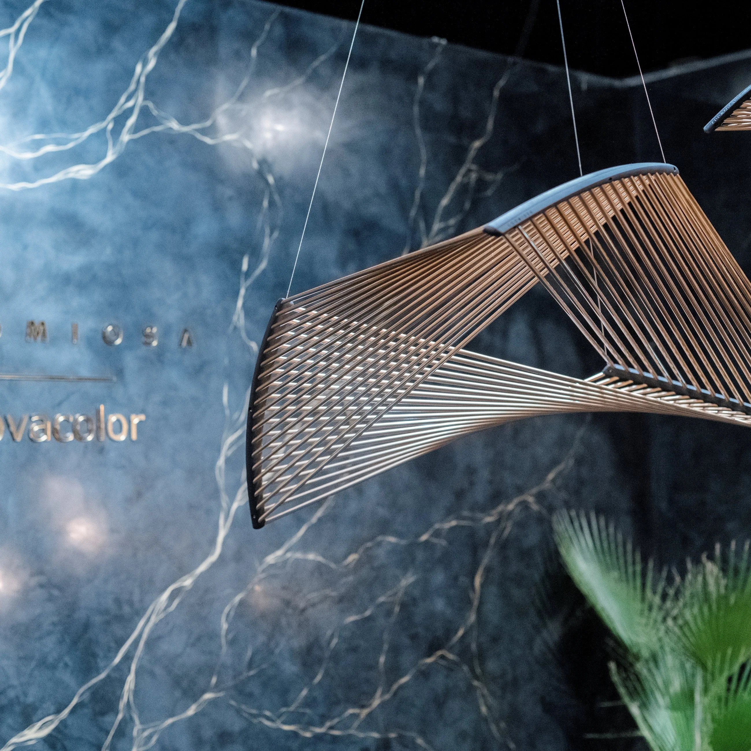 Pendelleuchte Delta am Loomiosa-Stand auf der Salon Budapest 2021, Foto 3