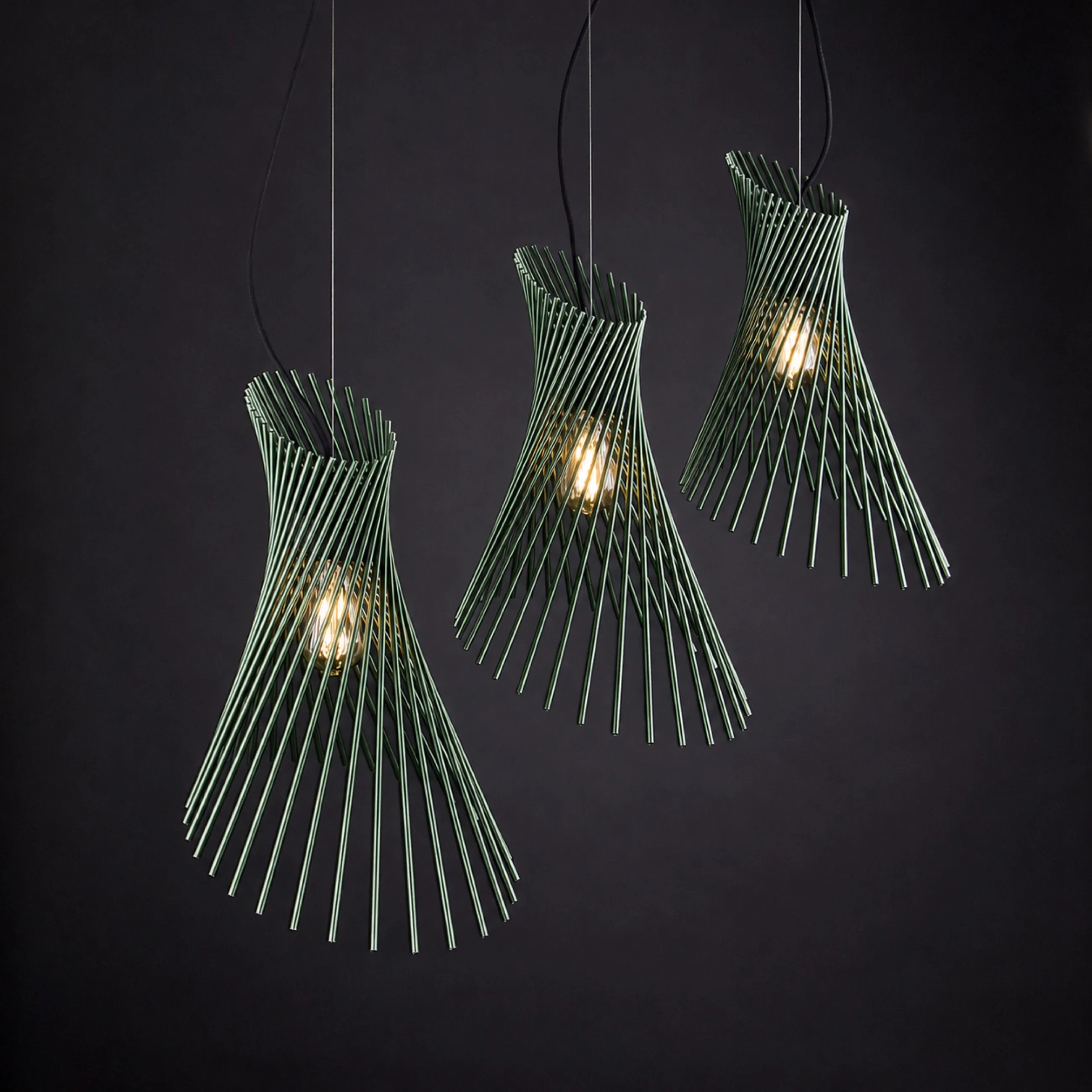 Diva pendant light, studio photo 3